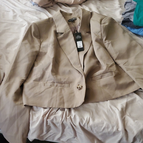 Fashion Nova Jackets & Blazers - Fashion Nova Got Goals Cropped Blazer Size 2x NWT